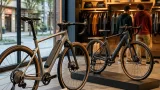 Mondraker lleva las gravel Dusty y Arid a la campaña de moda URBAN LAB con IKKS
