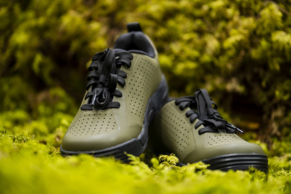 Bontrager lanza la nueva generación de zapatillas Flatline para el Mtb radical... - GoRide